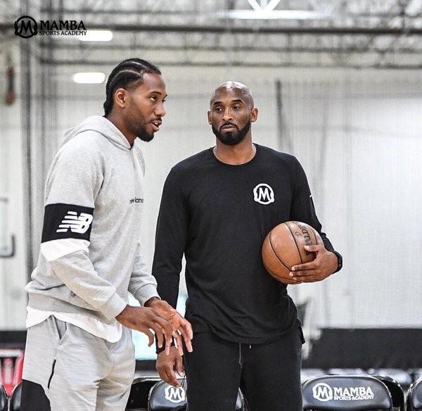 詹姆斯篮板抢断关键时刻锁定胜局（詹姆斯关键篮板抢断一锤定音）