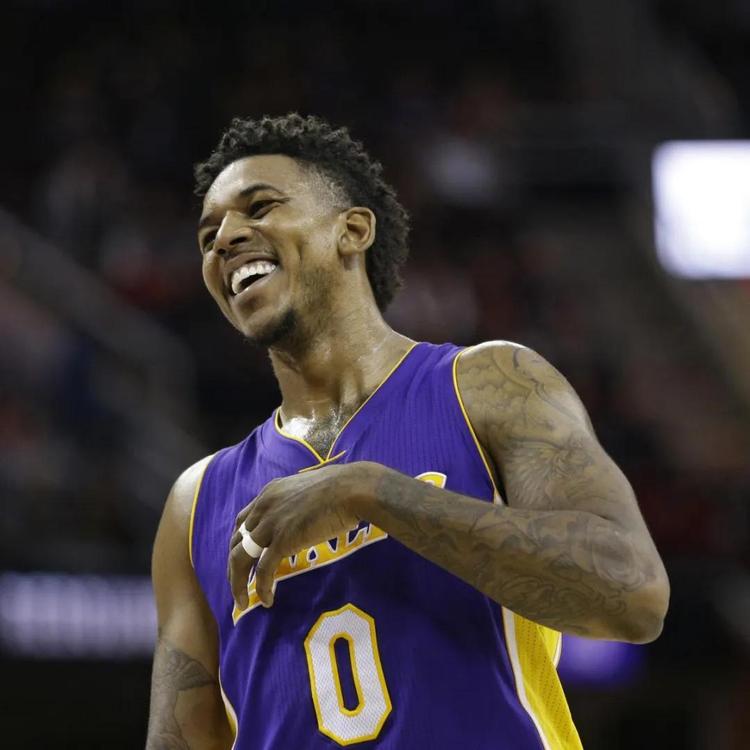 科尔谈爱德华兹打控卫：他这么有天赋，你总想尝试各种可能性（科尔评爱德华兹出任控卫：天赋异禀，值得尝试更多可能）