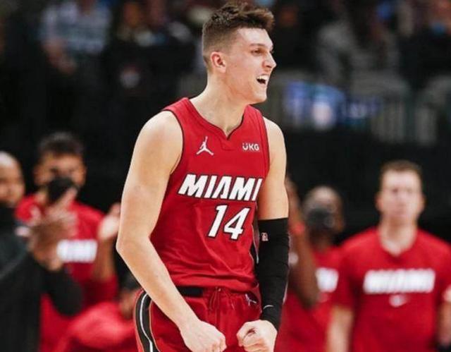 只差1球，维尼修斯欧冠进球数将追平卡卡，并列巴西球员第2位（仅差一球！维尼修斯有望在欧冠追平卡卡，升至巴西球员并列第二）