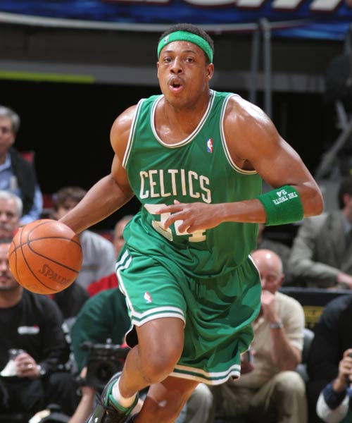 NBA战报：亚历山大33分6助，雷霆132-111大胜独行侠（亚历山大33分6助攻发威，雷霆132-111轻取独行侠）