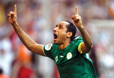 广东101-75江苏2喜1忧！萨姆纳王洪泽打成核心，2将纯废该弃用！（广东101-75轻取江苏，喜忧参半：萨姆纳与王洪泽坐稳核心位，两将表现低迷或应弃用）