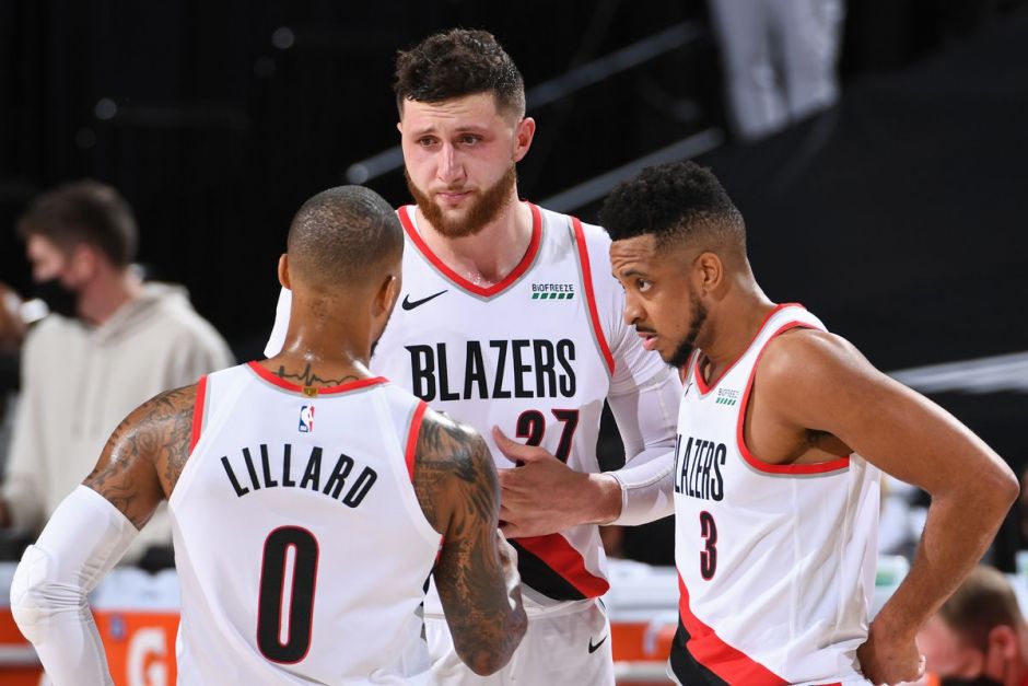 2月4日NBA看点：快船与保罗分手，对阵老鹰会有何影响？（2月4日NBA焦点：快船与保罗分道扬镳，迎战老鹰有何变数？）