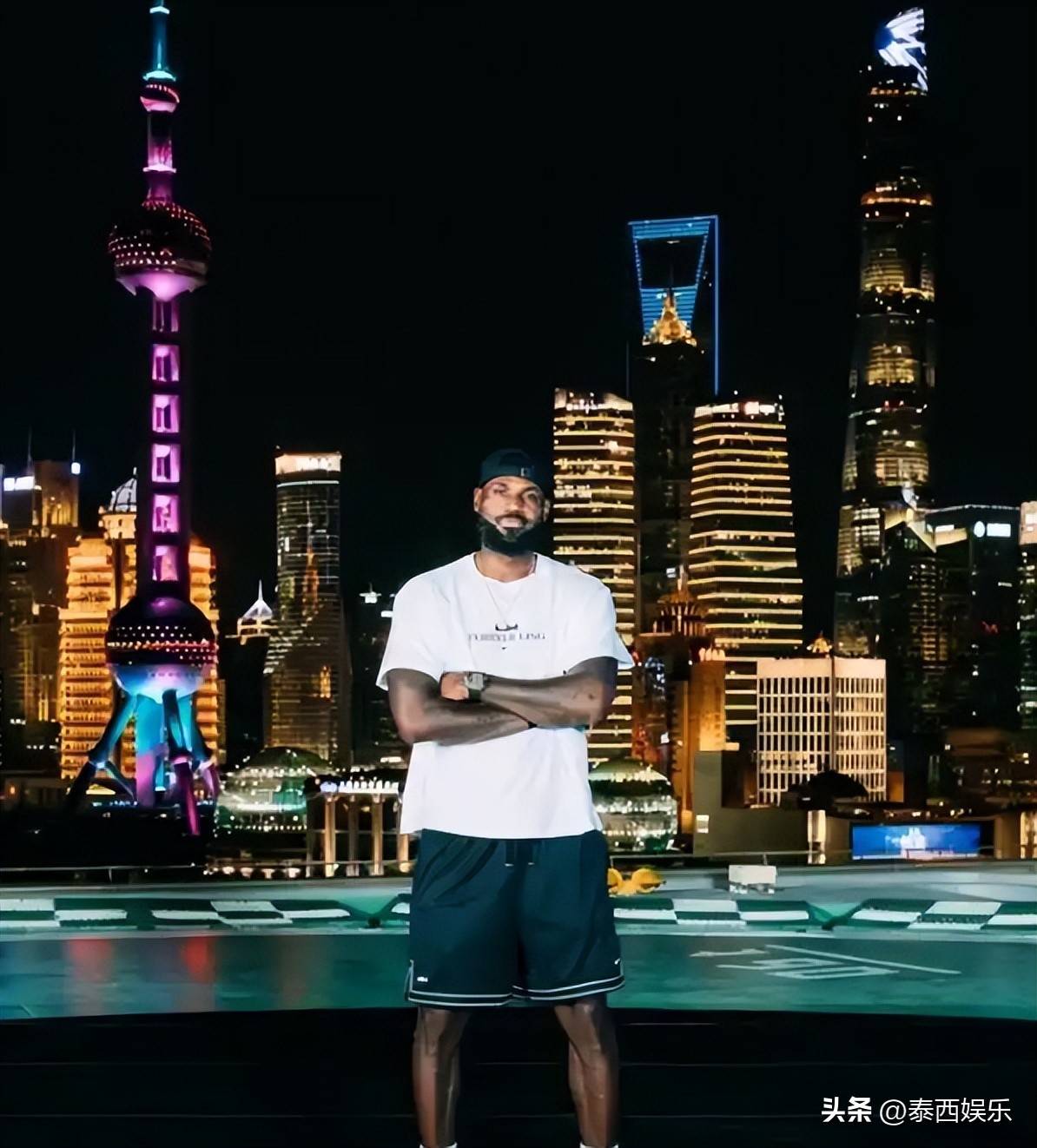 曾引起争议，西安国际足球中心草坪已重新铺设，明年3月达标（争议已成过去：西安国际足球中心草坪完成重铺，预计明年3月达标）